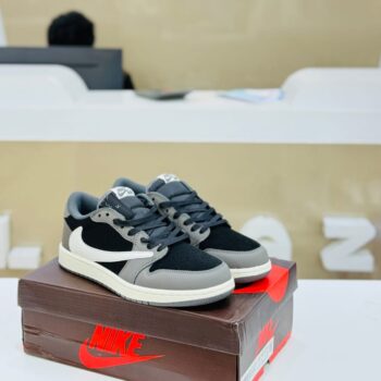 Jordan 1 Low Smoke Black(Grade 1:1)