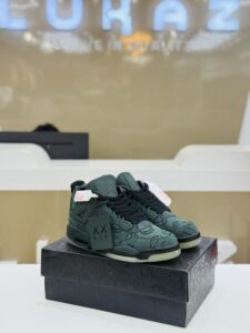 Jordan 4 Retro Kaws Blue (Grade 1:1)