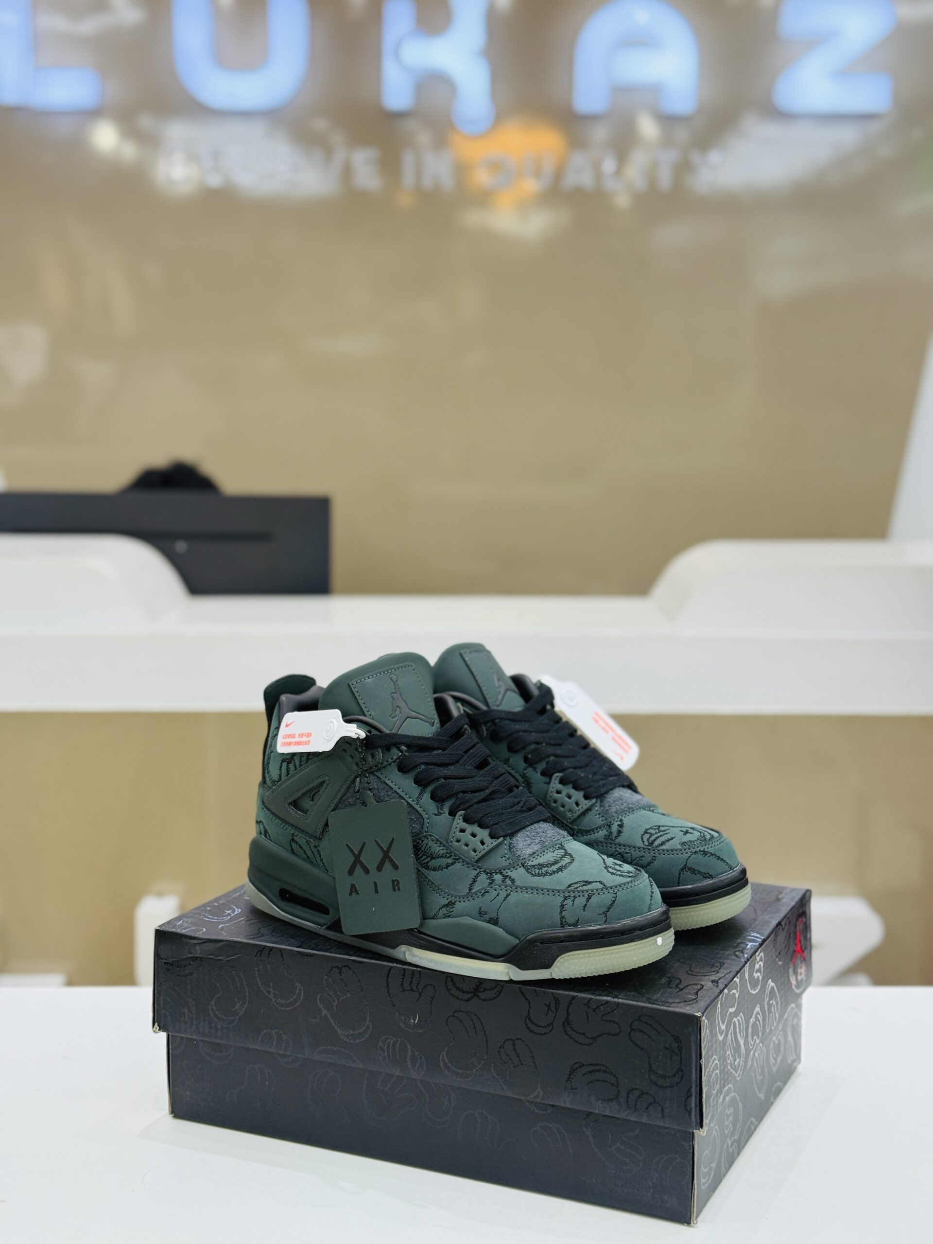 Jordan Kaws Sample NIKE Air Jordan IV The Elusive Green KAWS
