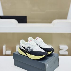 New Balance FuelCell Gray