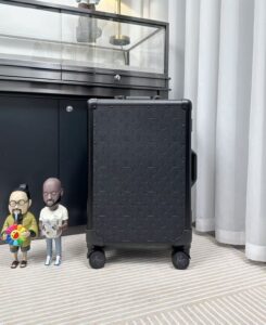 lv premium luggage 01