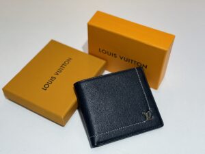 LV wallet 08