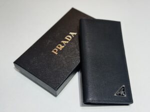 Prada Wallet 03