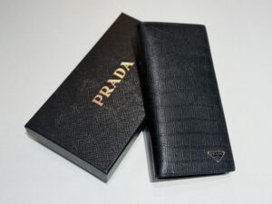Prada Wallet 04