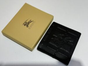 Burberry wallet 01